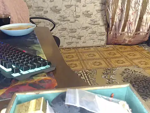  Kitti  online show from December 17, 2024, 3:06 pm