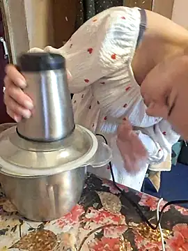  Kitti  online show from March 20, 2025, 3:04 pm