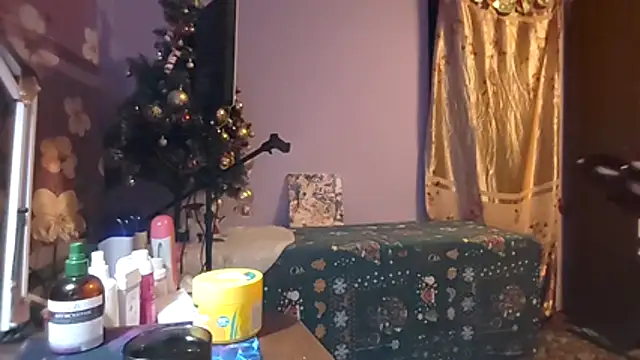  Kitti  online show from December 22, 2025, 6:05 pm