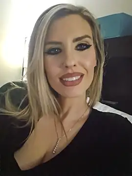 ellieconradxo online show from May 16, 2026, 3:03 am