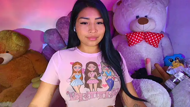 Pocahontascute 33 online show from May 11, 2026, 4:04 pm