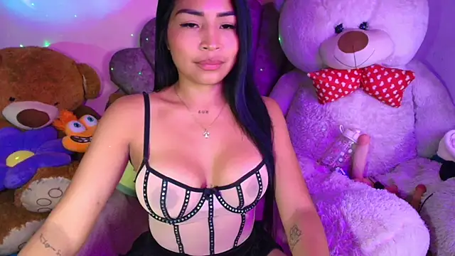 Snapshot of Pocahontascute_33 chatting on June 25, 2026, 5:12 am Pocahontascute 33 online show from June 25, 2026, 5:12 am