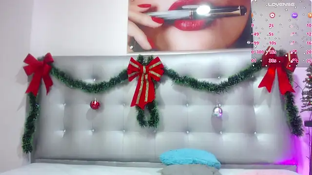 horny-juliette online show from December 27, 2024, 3:53 am