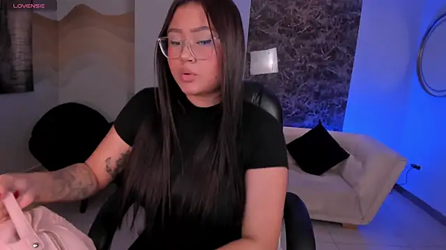 AmberLewis  online show from February 25, 2025, 3:09 am