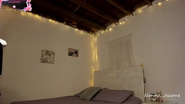 Norma-Jeaane online show from March 20, 2025, 4:20 pm