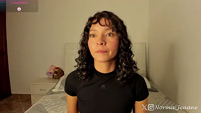 Norma-Jeaane online show from November 14, 2025, 11:24 pm