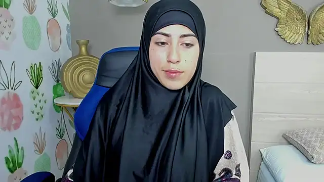 chaymae nah  online show from January 15, 2025, 2:17 am