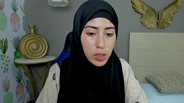 chaymae nah  online show from January 15, 2025, 5:19 am