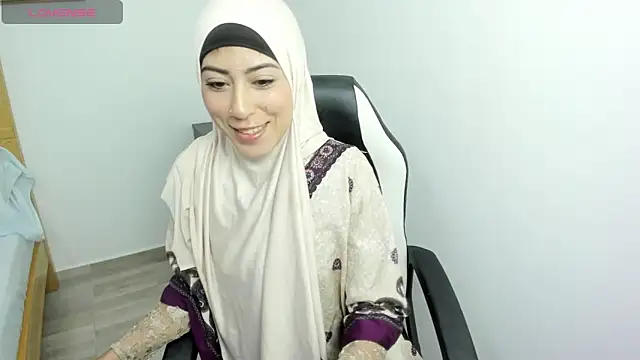 chaymae nah  online show from March 10, 2025, 12:37 pm