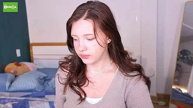 HanahCute online show from October 9, 2025, 1:25 am