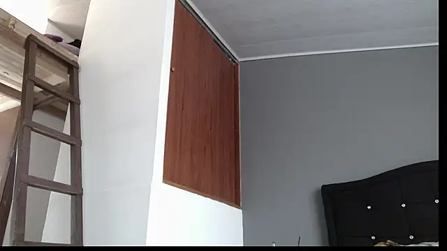 Emilia 1995 online show from January 27, 2025, 8:07 pm