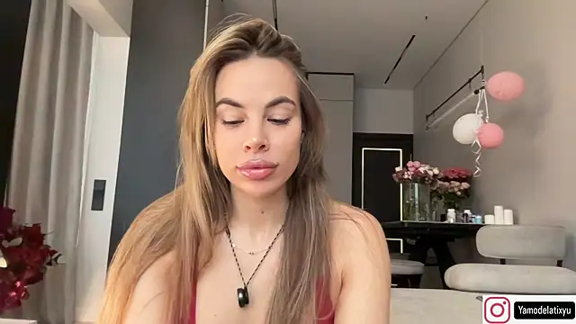 diffgirls2 online show from October 5, 2025, 10:35 am