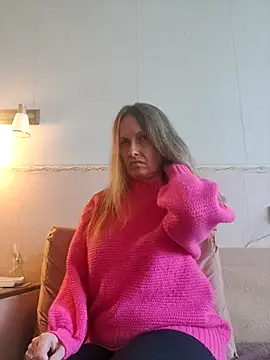 Evelina cute online show from October 3, 2025, 5:04 am