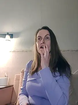 Evelina cute online show from March 25, 2026, 7:31 pm