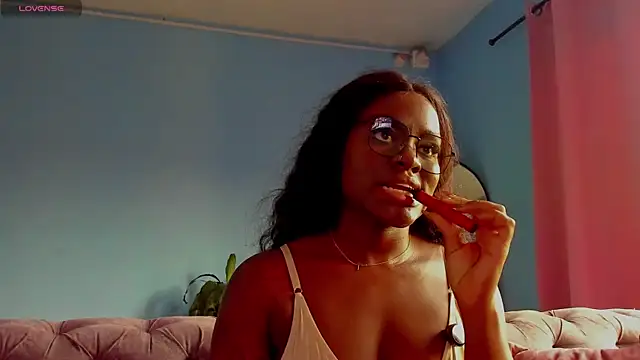 IsabellaBromsS online show from April 20, 2026, 10:44 pm