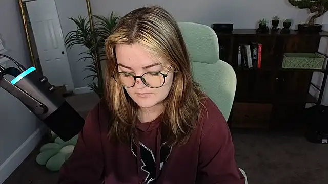 rodeobrii online show from September 22, 2025, 2:24 am