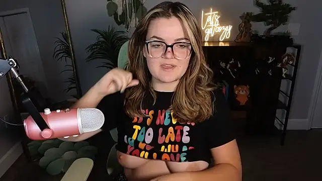 rodeobrii online show from October 14, 2025, 1:50 am