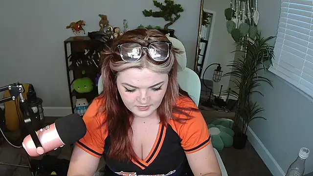 rodeobrii online show from March 16, 2026, 10:58 pm