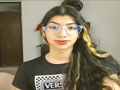 engielphoenis14 online show from December 12, 2024, 11:47 pm