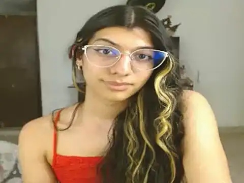 engielphoenis14 online show from December 21, 2024, 4:57 pm