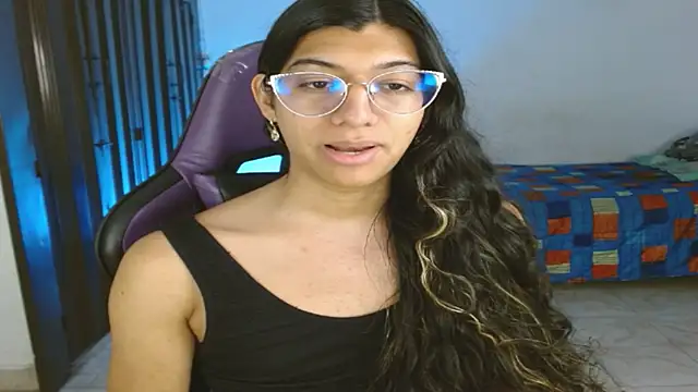 engielphoenis14 online show from November 30, 2025, 12:14 am