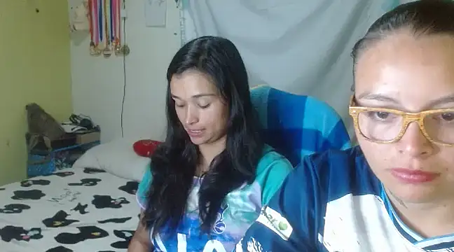 Snapshot of clayre_and_jill chatting on February 18, 2025, 3:31 am clayre and jill online show from February 18, 2025, 3:31 am