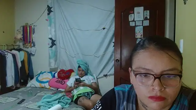 Snapshot of clayre_and_jill chatting on November 12, 2025, 4:35 am clayre and jill online show from November 12, 2025, 4:35 am