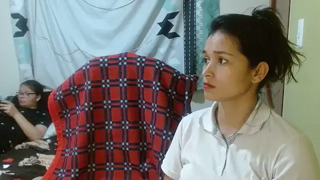 Snapshot of clayre_and_jill chatting on January 8, 2026, 4:15 am clayre and jill online show from January 8, 2026, 4:15 am