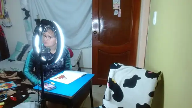 Snapshot of clayre_and_jill chatting on February 5, 2026, 6:12 pm clayre and jill online show from February 5, 2026, 6:12 pm