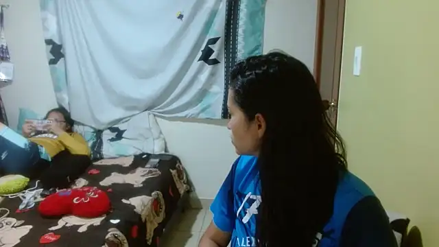 Snapshot of clayre_and_jill chatting on February 17, 2026, 3:47 am clayre and jill online show from February 17, 2026, 3:47 am