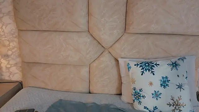 amatista  smith online show from December 17, 2025, 9:21 pm