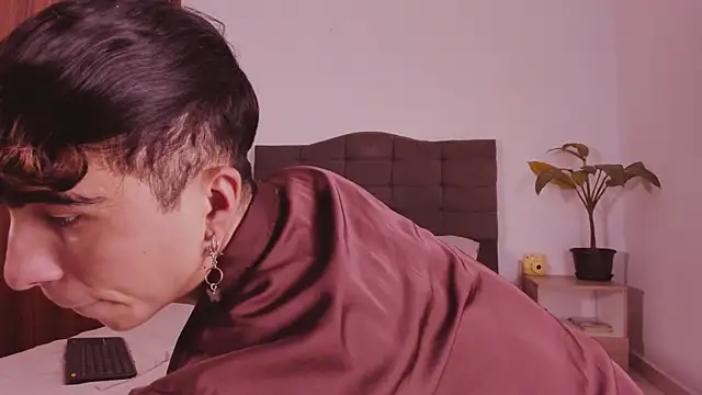 2gays 1Str8 online show from April 21, 2026, 7:17 pm