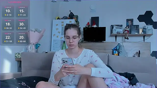 Girl alone home online show from March 27, 2026, 3:56 am