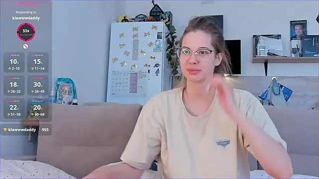 Girl alone home online show from April 17, 2026, 3:42 am