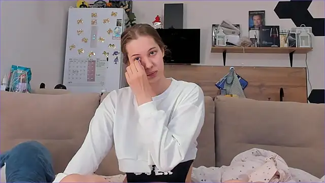 Girl alone home online show from April 20, 2026, 2:09 pm