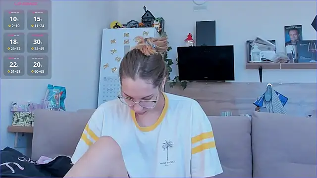 Girl alone home online show from April 23, 2026, 3:30 am