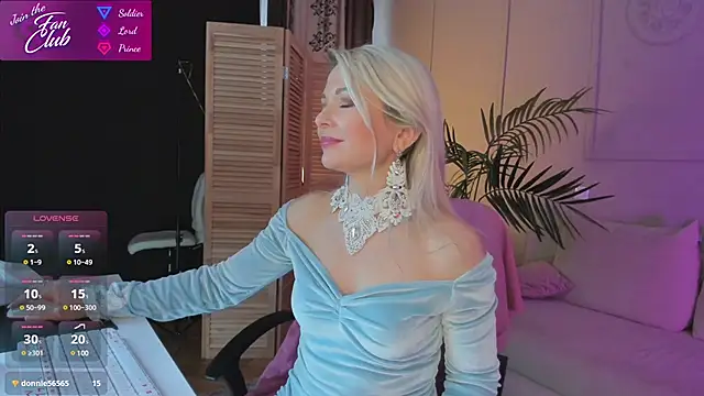 Gloria Lovely online show from March 14, 2025, 1:57 pm