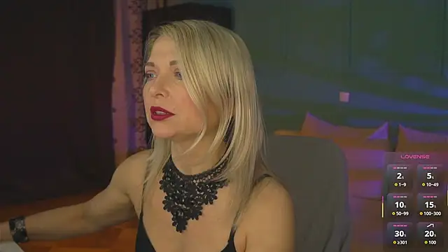 Snapshot of Gloria_Lovely chatting on May 5, 2026, 11:18 am Gloria Lovely online show from May 5, 2026, 11:18 am