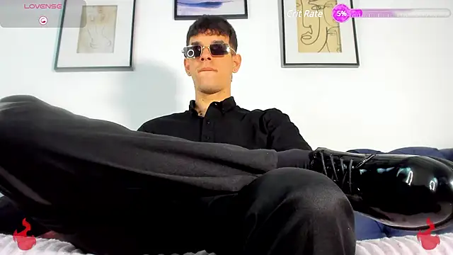 Snapshot of BRAYHAMBROWN chatting on March 22, 2025, 10:59 pm BRAYHAMBROWN online show from March 22, 2025, 10:59 pm