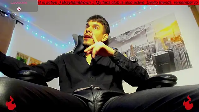 Snapshot of BRAYHAMBROWN chatting on October 15, 2025, 9:26 pm BRAYHAMBROWN online show from October 15, 2025, 9:26 pm