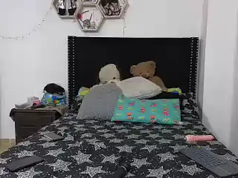 charlotte 077 online show from February 4, 2025, 7:07 am