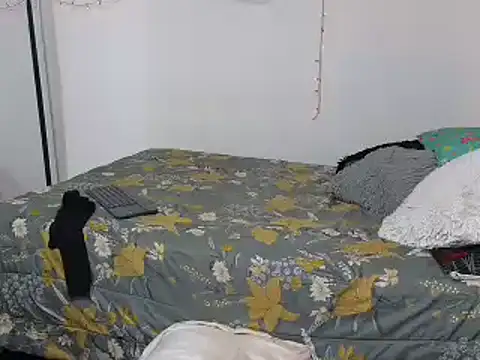 charlotte 077 online show from March 4, 2025, 5:42 am