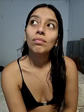 BrittanyDiaz online show from January 24, 2025, 8:00 pm