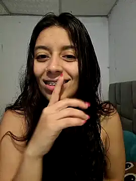 BrittanyDiaz online show from February 1, 2025, 7:13 pm