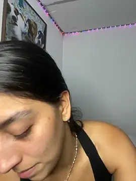 BrittanyDiaz online show from October 4, 2025, 7:34 pm