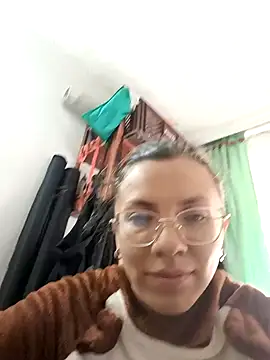 karlamorris  online show from January 10, 2025, 3:16 pm