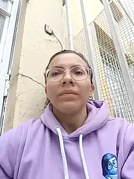 karlamorris  online show from January 27, 2025, 1:09 pm