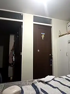 karlamorris  online show from February 11, 2025, 1:41 am