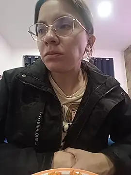 karlamorris  online show from October 25, 2025, 5:19 pm