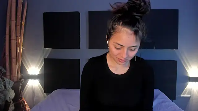 Snapshot of Sophy_SmileSweet chatting on February 8, 2025, 12:06 pm Sophy SmileSweet online show from February 8, 2025, 12:06 pm